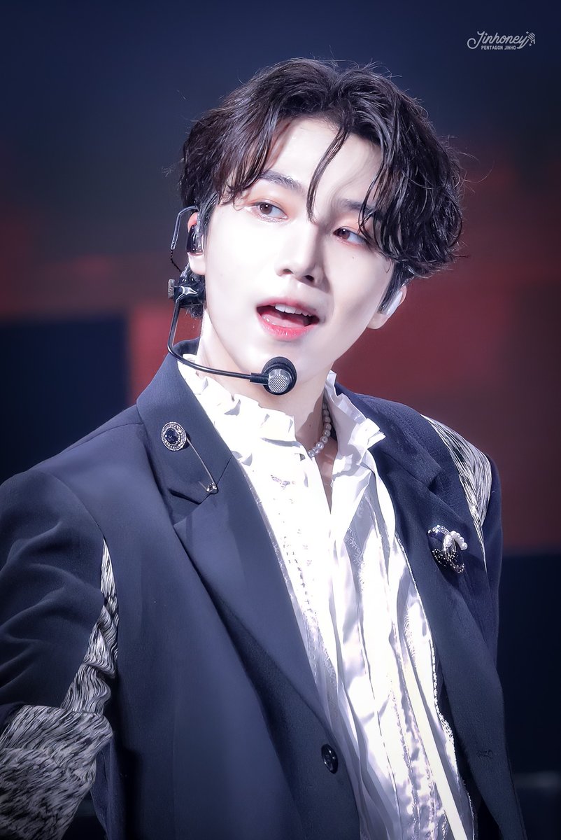 jinhoney417's tweet photo. 꽃잎이 번지면
그럼에도 새로운 봄이 오겠죠
한참이 걸려도
그대 반드시 행복해지세요
-
정승환 <눈사람>

#진호를_위한_추억 #memories_for_jinho
#조진호 #진호 #JINHO #ジンホ #매거진호
#펜타곤 #PENTAGON @CUBE_PTG https://t.co/PdlnuTSTPP
