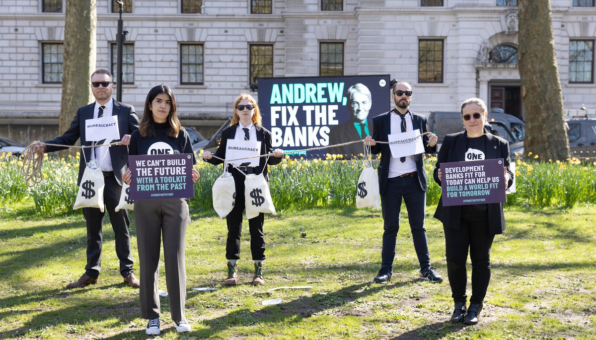 ONECampaign's tweet photo. DC ➡️ London ➡️ the Netherlands ➡️ Italy.

That’s where our #ONEActivists took action to get a special message to global leaders!

Like and share this post to spread the word!

Photo credit: @AnnaGordonPics, @AndreaBrandino, @Ro_Bird. https://t.co/EjJGMI1xX2