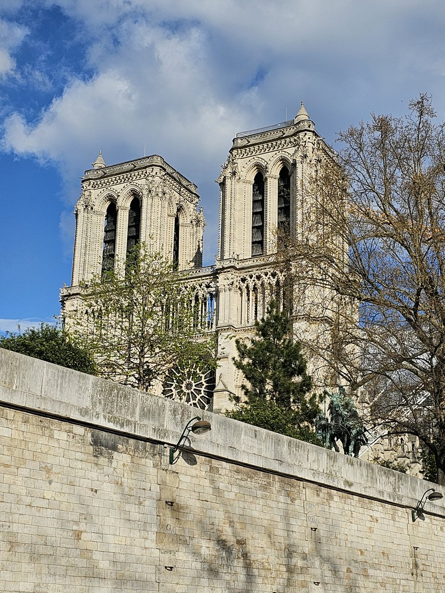 md_vit's tweet photo. #Viajando
Callejeando por #Paris https://t.co/irzf6kFKwD