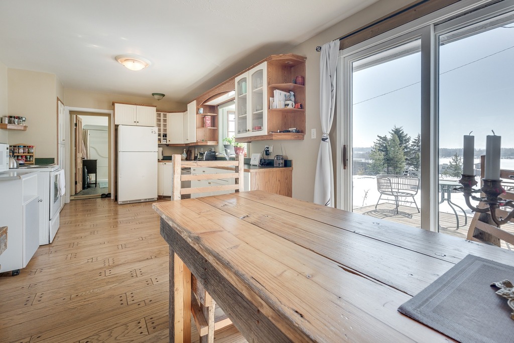 paulhoward86's tweet photo. 5415 39 Avenue, Ponoka, AB

Welcome to your new dream property in Ponoka, Alberta! This 4-bedroom, 3-bathroom house is situated on a spacious 0.76-acre lot, directly across the street from the iconic Ponoka Stampede Grounds. From the moment you arrive, y… https://t.co/yoRnVQzTlG https://t.co/oCDHfJVkls