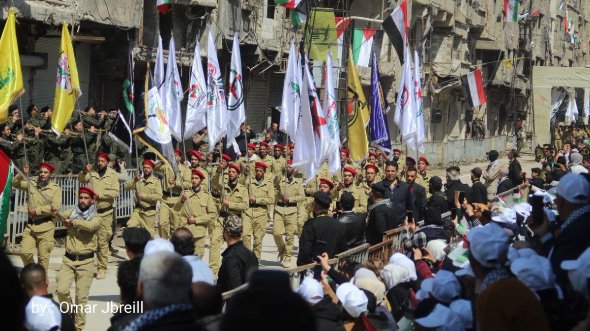 وحدة الرايات و ، وحدة الساحات  هي تجسيد لقوله تعالى { وَاعْتَصِمُوا بِحَبْلِ اللَّهِ جَمِيعًا وَلَا تَفَرَّقُوا ۚ }
[ سورة آل عمران : 103 ]