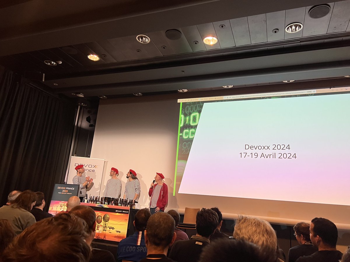 ZinebBendhiba's tweet photo. Save the date for next year @DevoxxFR https://t.co/tXAdHWDB1u