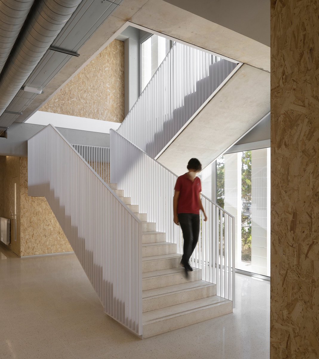 Arqenblanco's tweet photo. Escuela Familiar Camp Joliu - bxd arquitectura  
Imagen: Alejo Bagué
________________________________
#bxdarquitectura #escuelafamiliarcampjoliu #alejobague #larboc  #españa #arquitecturaespaña #arquitecturaenblanco #arquitecturaespañola #arquitectura #architecture #archdaily https://t.co/UusVEJJTgQ