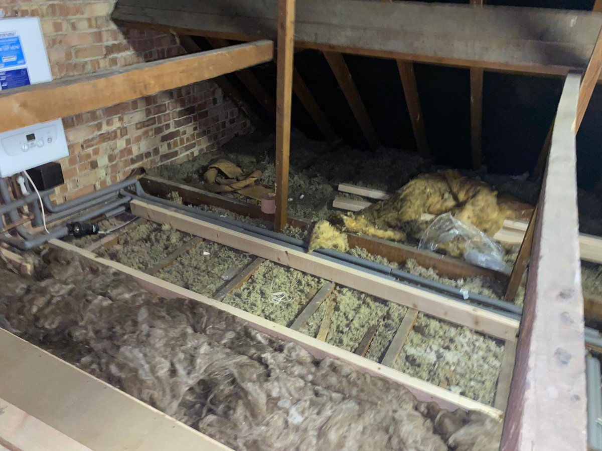 loftladderpros's tweet image. NEED EXTRA STORAGE SPACE?
Our aim is to provide customers with extra loft storage space at an affordable price😊
Call free on 0808 301 9548 to arrange your free home survey &amp;amp; quotation.
homecountiesloftladders.co.uk
#loftstorage #storagespace