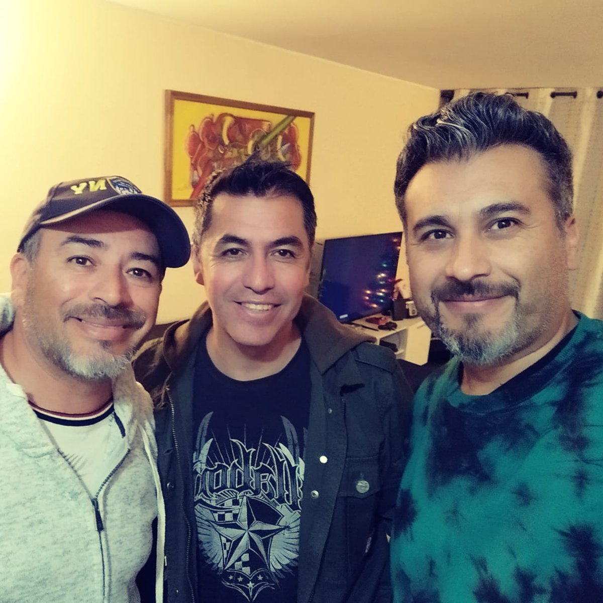 lukasenemy's tweet photo. Los amigos de siempre https://t.co/itakzn7hA8