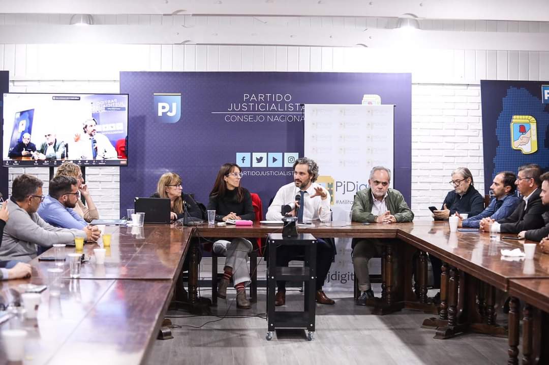 p_justicialista's tweet photo. "NINGÚN PERONISTA SABE LO QUE ES RENUNCIAR A LA ESPERANZA"

El compañero @SantiagoCafiero compartió ayer el plenario de la militancia nacional y popular del PJ Digital en la sede del PJ Nacional.

👉https://t.co/lBwfgnsl7K https://t.co/6S1YUxLCoI