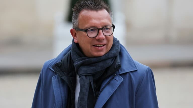 bfmbusiness's tweet photo. Cyril Chabannier: "Il est peu probable" que l'intersyndicale aille mardi rencontrer Emmanuel Macron
https://t.co/c8PtZQpdDm https://t.co/Wcnu9tqh6A