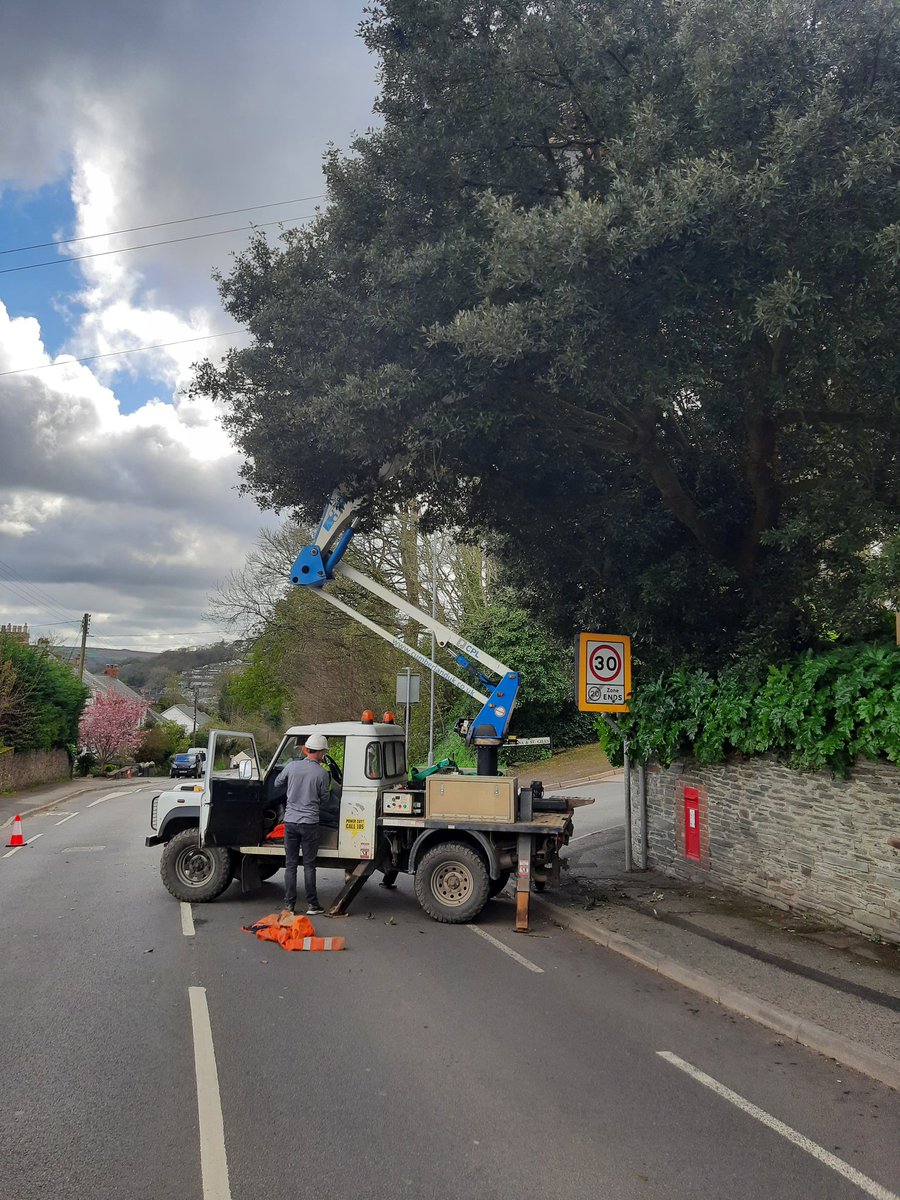 Gonvena Road #wadebridge has now reopened. Thank you for your patience. Thanks to <a href="/nationalgriduk/">National Grid UK</a> for their speedy work.