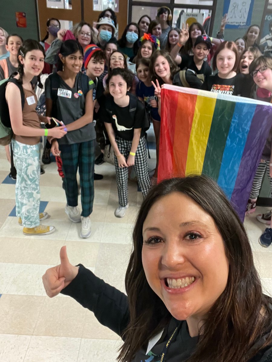 @brooksOP97 students are participating in @GLSEN 's National #DayOfSilence today--I could not be more proud! These students are proud activists for the LGBTQIA+ community...watch out world! #bebrooks #oakparkdistrict97 @OakPark97