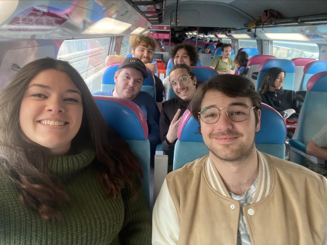 J-1 NexTeam est en route pour #Paris ! 🇫🇷

Nous représenterons notre campus ce week-end lors du tournoi #lol !
Le samedi, il sera retransmis sur #Twitch : twitch.tv/ykorp
Le dimanche, un caster professionnel commentera la finale ! 🏆
N'hésitez pas à nous soutenir ! 😁