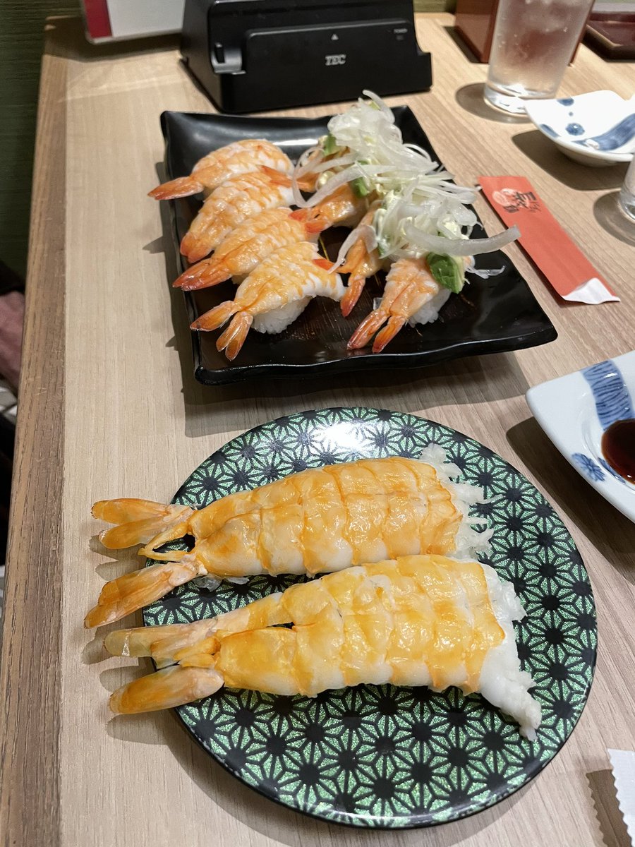 おしゅしページ 夫と回転寿司屋に行くとこういう感じになる🍤🍤🍤