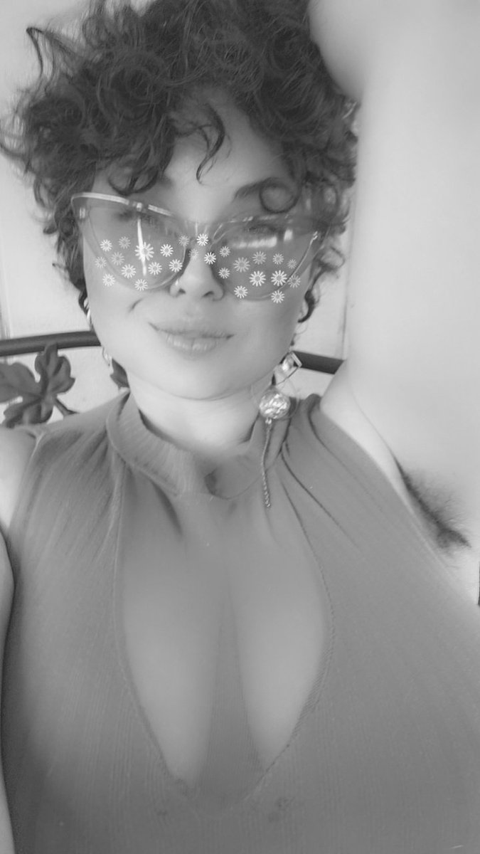 willow_wildflwr's tweet photo. In honor of my 111 followers, first wild babies to comment and retweet will get a sussie in their inbox! 🖤 (sussie=just because I love you gift) https://t.co/xuLQtXU1ir