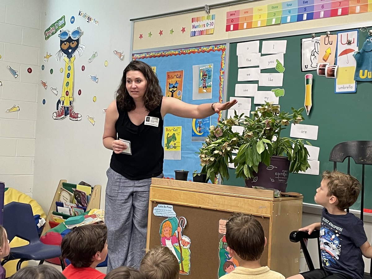 We love having  parents come share about our unit on seeds and plants.#happyhillendale