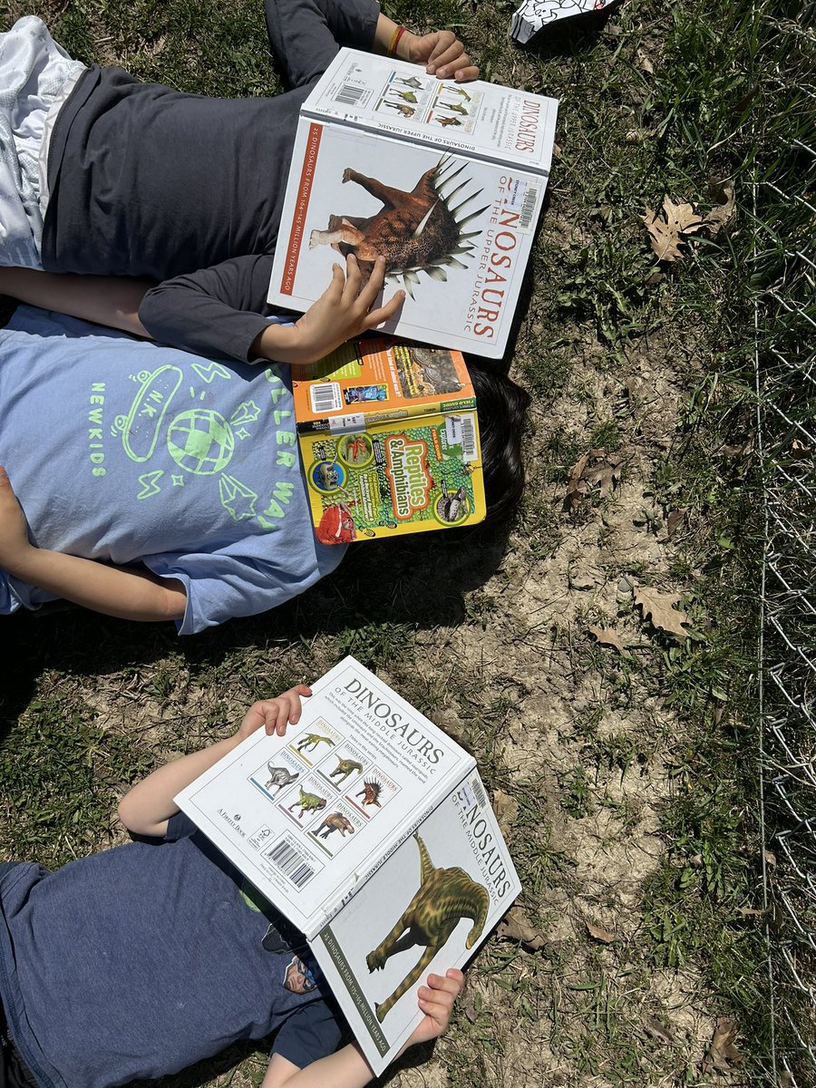 bsteer_'s tweet photo. Beautiful day to sit outside with a good book ☀️ 
•
•
•
@cedarhollowps #thehollow #silentreading https://t.co/q3MPWcqsv6