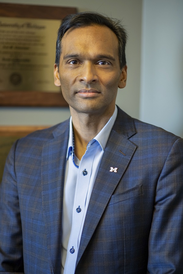 UMRogelCancer's tweet photo. Congratulations to @ArulChinnaiyan named @AACR James S. Ewing-Thelma B. Dunn Award for Outstanding Achievement in Pathology in Cancer Research #ChinnaiyanLab. His award lecture is Tuesday, April 18, at 5:15 p.m. #AACR23 https://t.co/MgGjJWw9jR