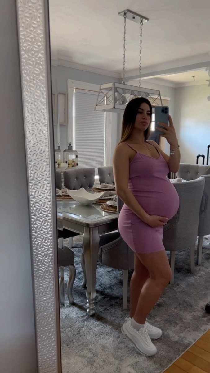 karynaaa_'s tweet photo. Happy due date 💗 https://t.co/PJtZ75T3gL