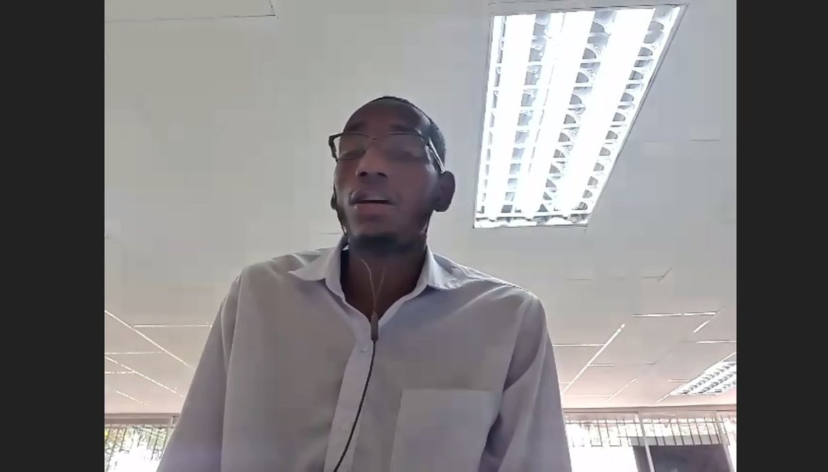 AsambleaEcuador's tweet photo. Ronny Angulo, representante de Agendas Juveniles Esmeraldas, considera que con un Plan de Régimen que controle a las organizaciones del voluntariado se llevará un orden técnico de la labor voluntaria. Agrega que el Estado debe dar legitimidad de los derechos.
#LeyAcciónVoluntaria https://t.co/NExJZ73BcS