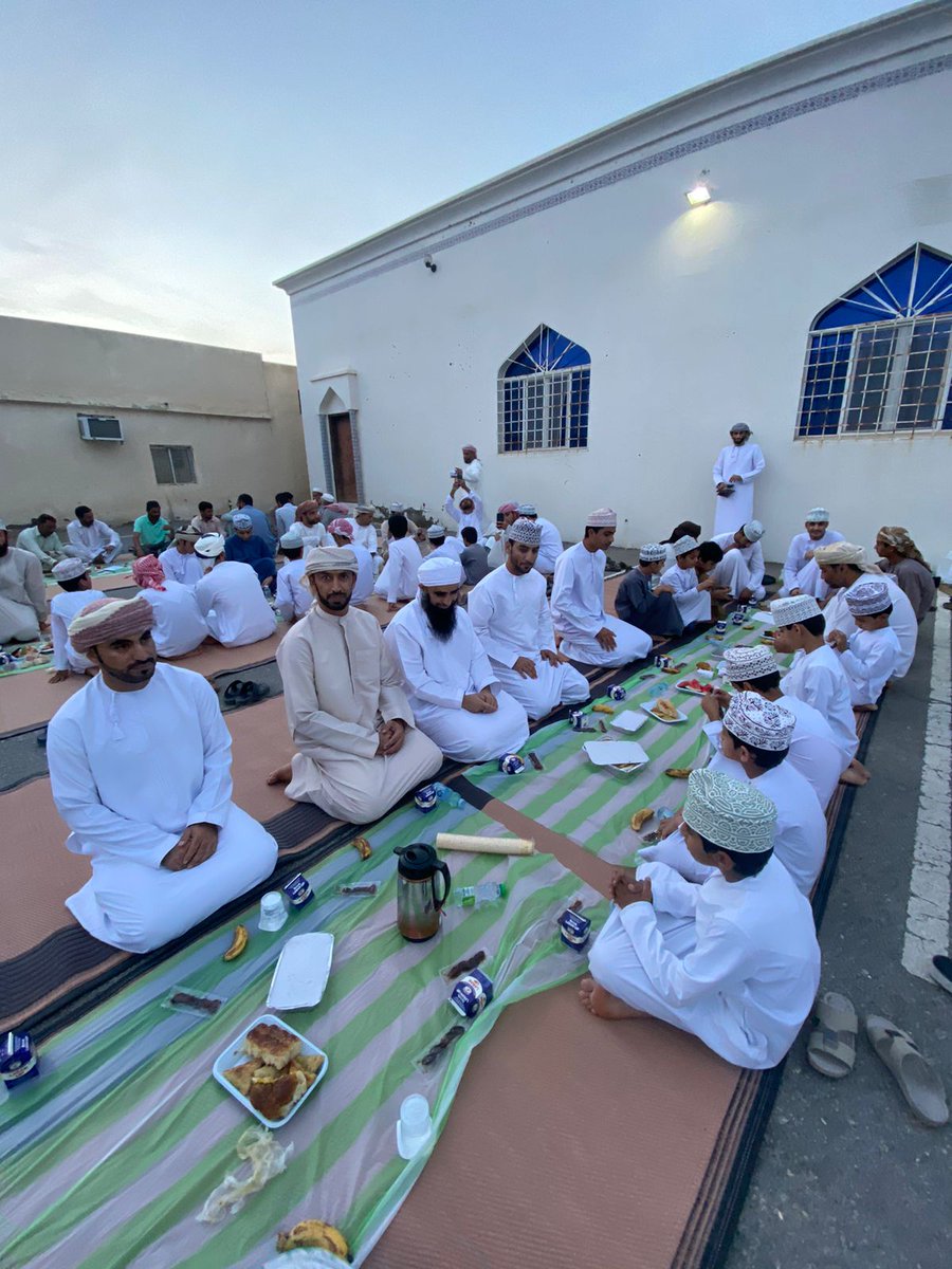 falajsudairyeen's tweet photo. جانب الافطار الجماعي بفلج السديريين والذي نظمه فريق فلج السديريين الرياضي الثقافي
ورمضان دائما يجمعنا على خير https://t.co/zlehtGRmSK