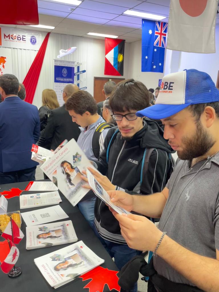 EmbCanParaguay's tweet image. ¡Ya estamos en la Feria de Movilidad #MOBE !   

Te esperamos hasta las 17:00 hs. en la Facultad Politécnica de la Universidad Nacional de Asunción.
@fpuna 

¡No te la pierdas!