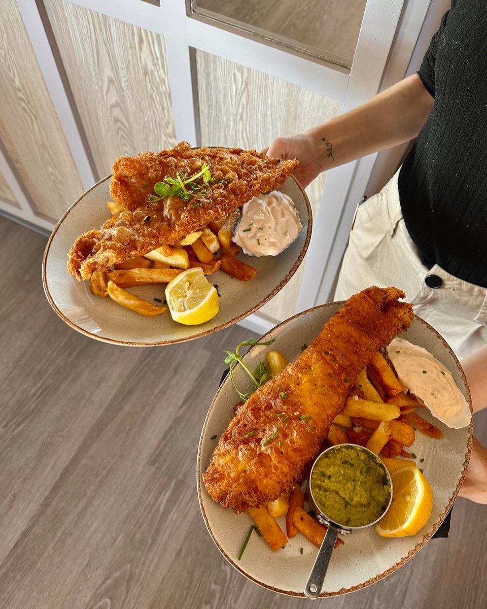 BeachhouseB's tweet photo. Fish Supper π½οΈ Of course, we have a chippy tea on our menu
#foodie #foodporn #foodislife #instafood #fooddaily #lovefood #foodphotography #seafoodlovers #chippytea #seafood #instachippy #instafood #instadaily #myplate #mood #blackpool #eatout #eatlocal #beachhouseblackpool #st https://t.co/QNteJAhXHU