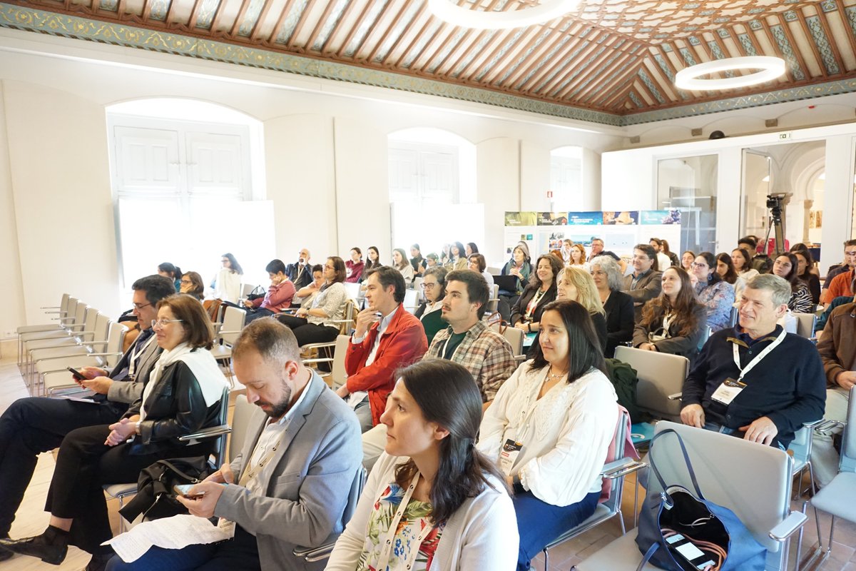 MAREscience's tweet photo. 84 people attended MARE-UÉvora's Open Day to hear about MARE's research and innovative scientific approaches in Alentejo. "It's extremely satysfying to see the enthusiasm with which our researchers talk about their work"says Pedro R. Almeida, MARE's Director. @divcomuevora https://t.co/8ks581quiv
