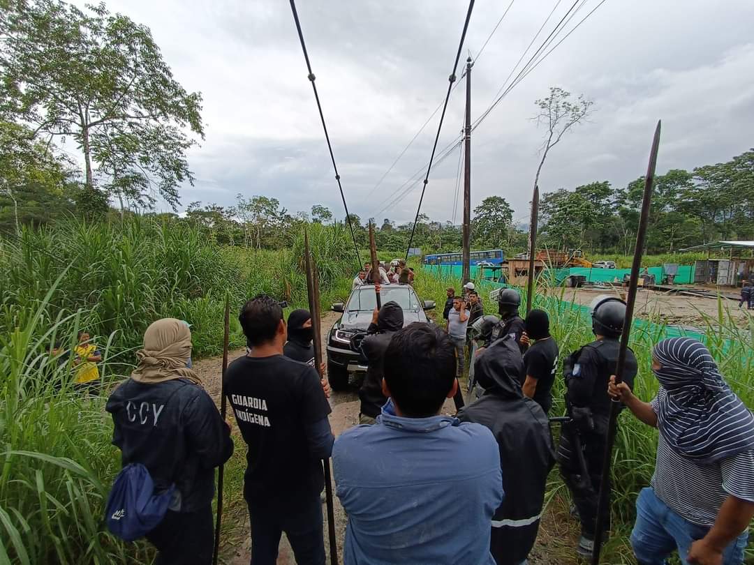 confeniae1's tweet photo. #Atención
Dirigentes de Conaie Ecuador, Confeniae y Foin, se encuentran en Tzawata Ila Chukapi durante la visita del juez a la comunidad  y comprobar la presencia de familias y la ancestralidad. De esta forma recuperar el territorio, hoy en manos de la empresa Terraturismo. https://t.co/WRXybubB4W