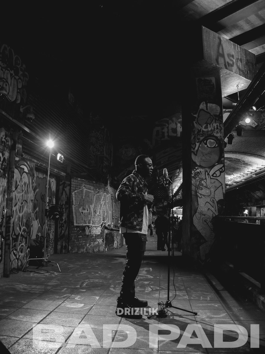 drizilik's tweet photo. Bad Padi Bete Pas Badat Padi! #makingthevideo
Bad Padi Official Music Video Premiere - 27 April! #AshobiAlbum https://t.co/Xdihrkzlo9