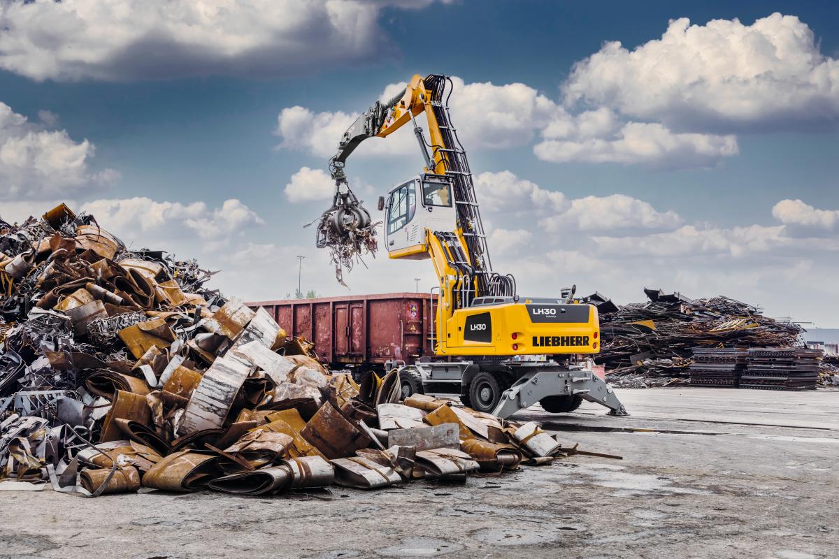 CEGltd's tweet photo. Liebherr LH 30 M, LH 60 M Material Handlers https://t.co/KOcY6GJOkV #ConExpo #Liebherr #MaterialHandlers https://t.co/TsTylsXmIP