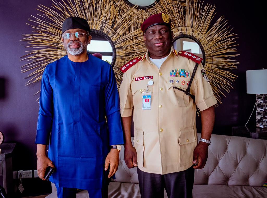 FRSCNigeria's tweet photo. The Speaker of the @HouseNGR @femigbaja received Corps Marshal after the passage of Training School Bill by the House of Representatives earlier today, Friday 14th April, 2023 in Abuja https://t.co/H1IOXPlE8w