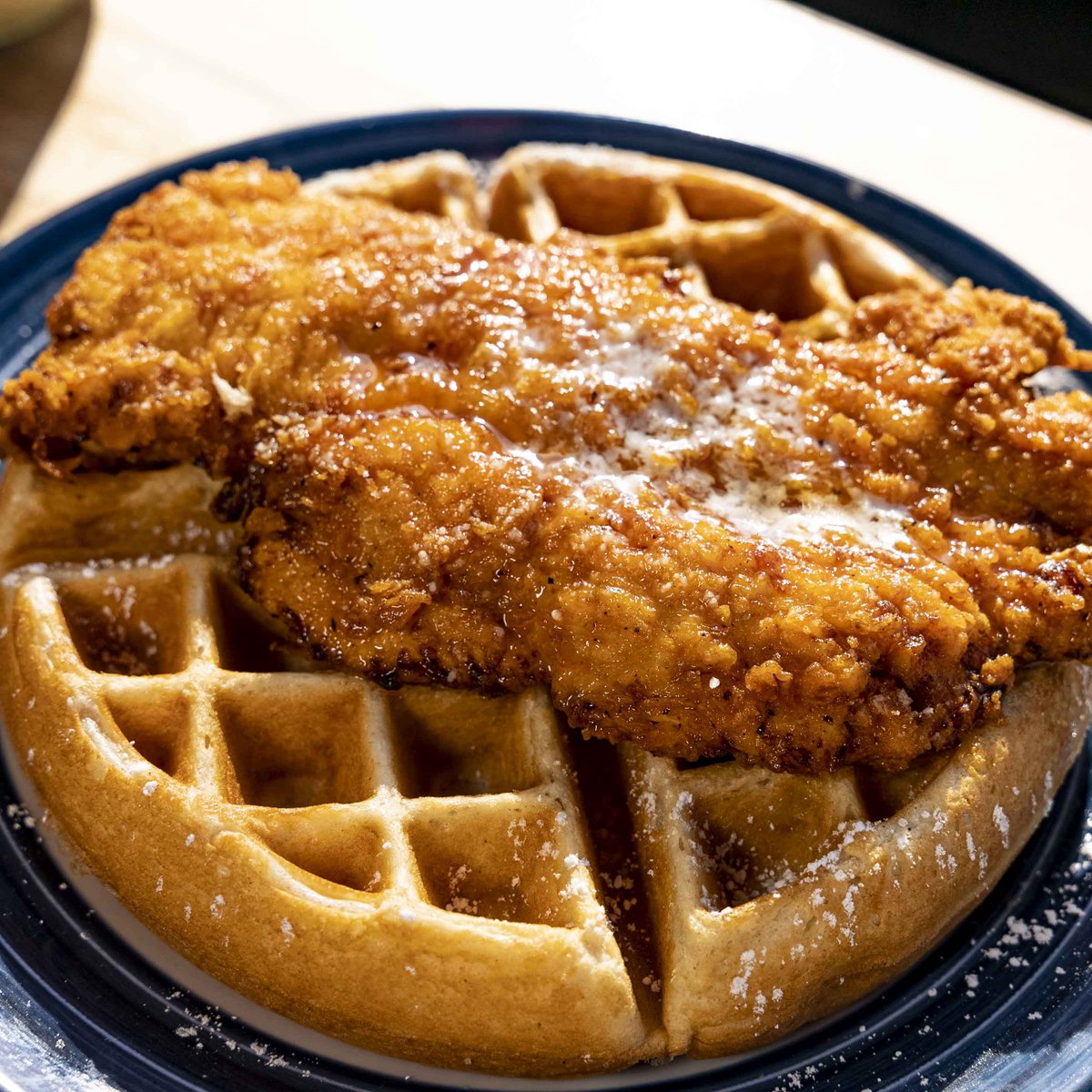 Chicken &amp; Waffles are always better when they're together. Don't @ us 🤷 #SeawolfBK 

#Seafoodies #BKNY #BKNYEats #BKEats #BrooklynBased #BKBites #EatingNYC #NYCEats #Brunch #NYCBrunch #NYCBrunchin #NYCBrunching #BottomlessBrunch #BottomlessBrunchNYC #BrooklynBrunch