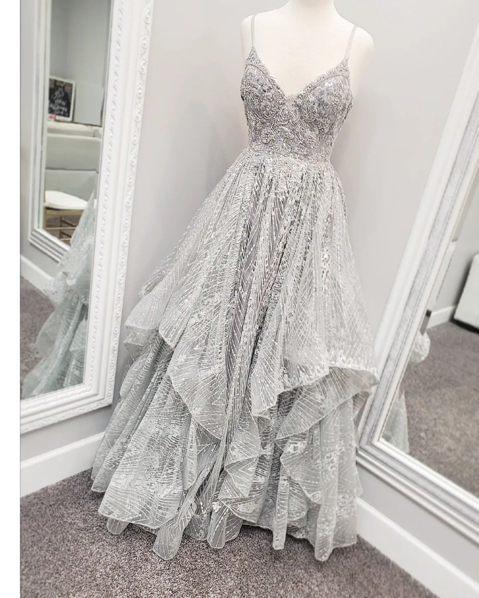 Lovely shot of ALYCE style 61295 by our pals @firstcomeslovebridal #repost

🛍️ l8r.it/IB0s

#alyce #alycedress #prom #promdresses #grad2023 #bridalShop #shopsmall #shoplocal #firstcomeslovebridal #weddingdress #wedding #bride #silverdress #silverballgown #sparkly