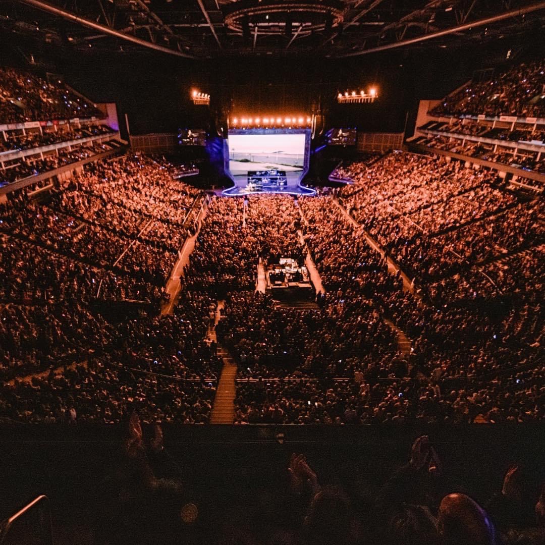 EltonSpecial's tweet photo. How do you feel during This concert full of energy 
Elton John 🇬🇧❤️ https://t.co/7qG7eUc06b