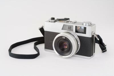 sfernandes2017's tweet photo. Film requires a much different type of investment than digital photography does. https://t.co/lw7e8twp3K https://t.co/iZ7qSbNx4m