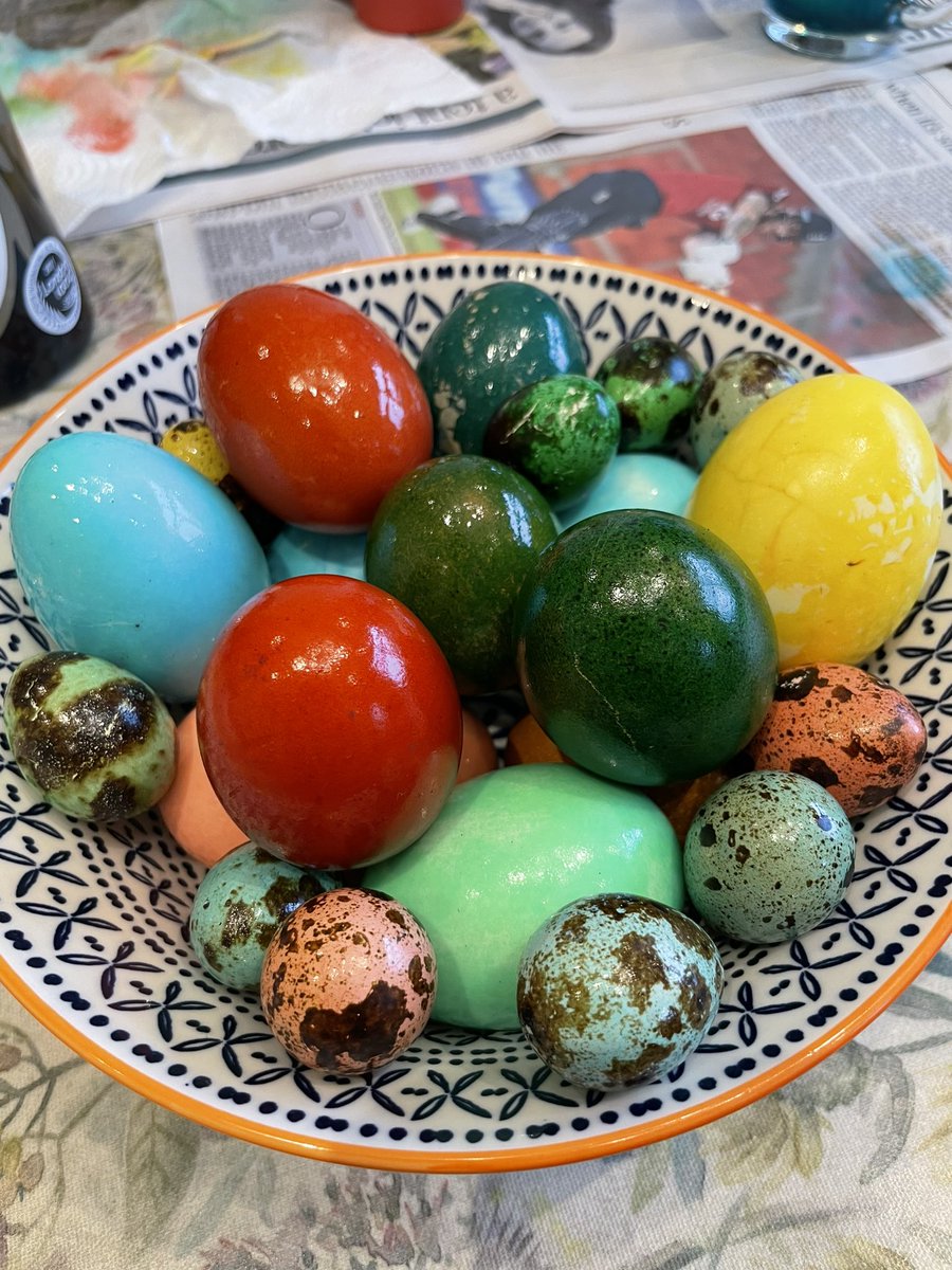 It’s almost #Easter so after work activity  🐣 loving #April #eggs #Colouring