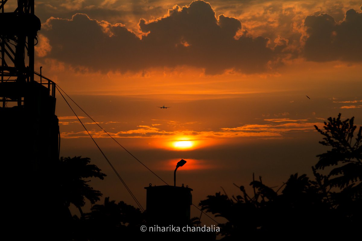 #mumbaiskiestoday #mumbaisunsettoday #mumbai