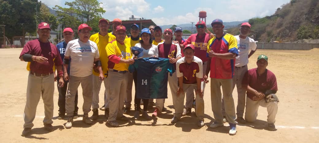 #14Abril2023 Nuestro equipo de softbol #INCES Sede se alzó con la victoria en la final del torneo 'Aniversario 73 del IPASME' Felicitaciones al equipo por su destacada actuación en el juego. #FórmateEnElInces @NicolasMaduro @WuikelmanAngelP @JorgePerezVZLA @Incesocialista