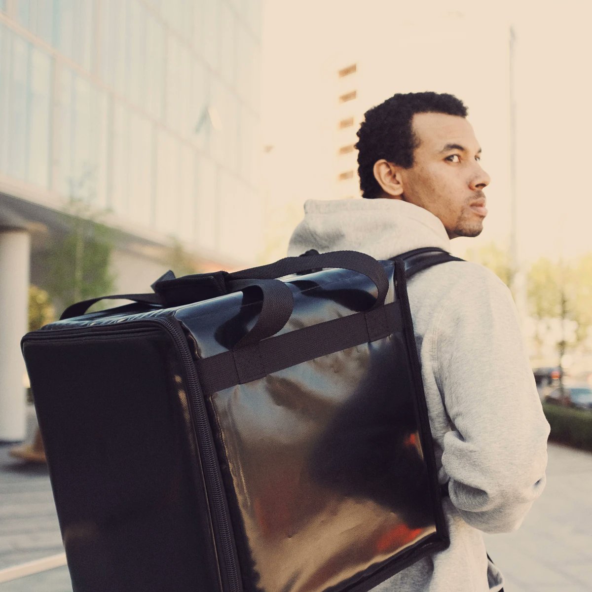 withbomadu's tweet photo. Do you top up your income with food delivery or other gigs? 

It can be a big boost to your earnings, especially when you're saving for your first home.  

See how we can help you get there quicker. 👉 https://t.co/Zro2Griawg

 🏠🔑  #firsttimebuyer  #savings #generationrent https://t.co/dPdsWBL1lw