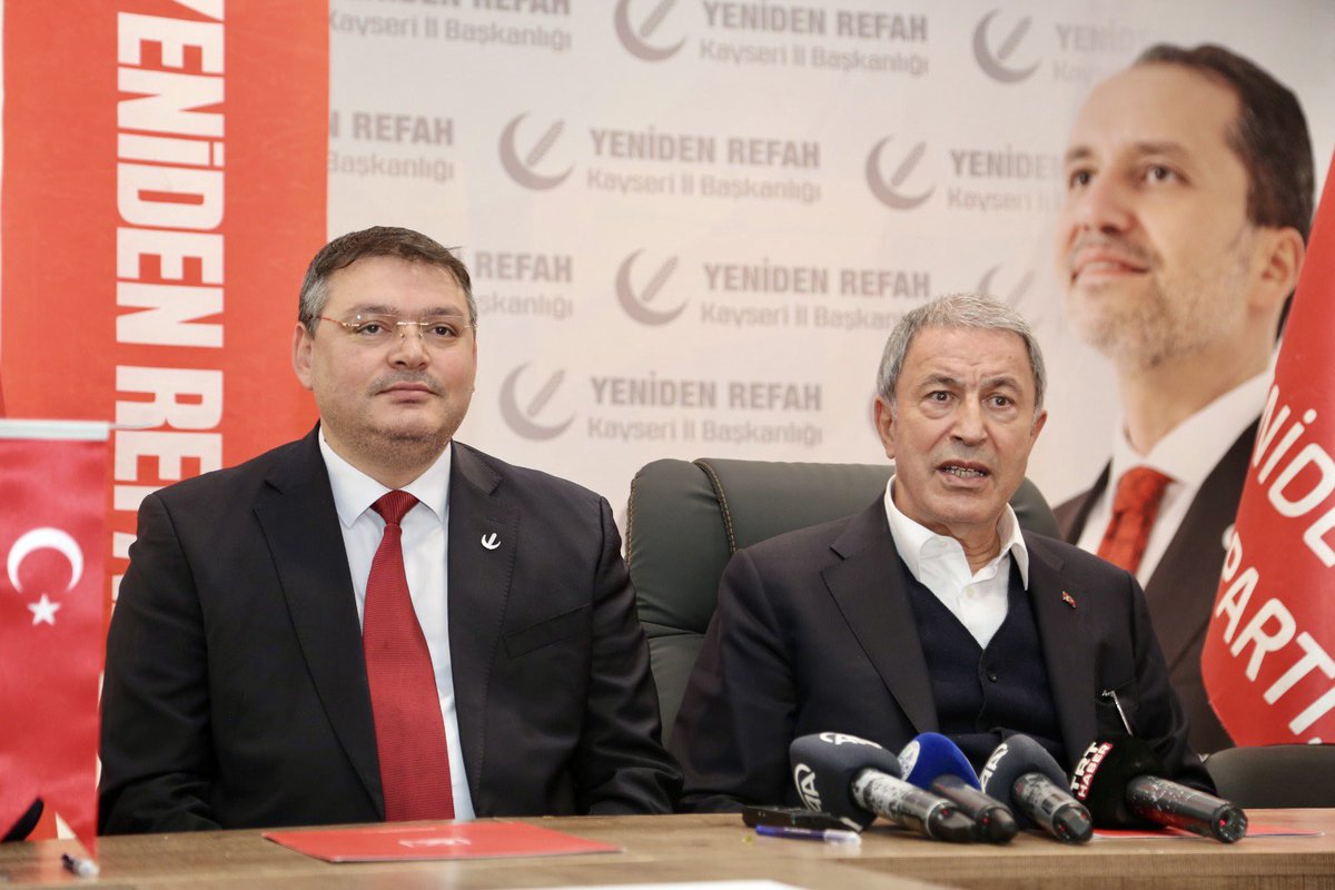rprefahpartisi's tweet photo. Milli Savunma Bakanı Sn. Hulusi Akar ve beraberindeki heyet Yeniden Refah Partisi Kayseri İl Başkanlığımızı ziyaret etti. https://t.co/EoQctnp6rm
