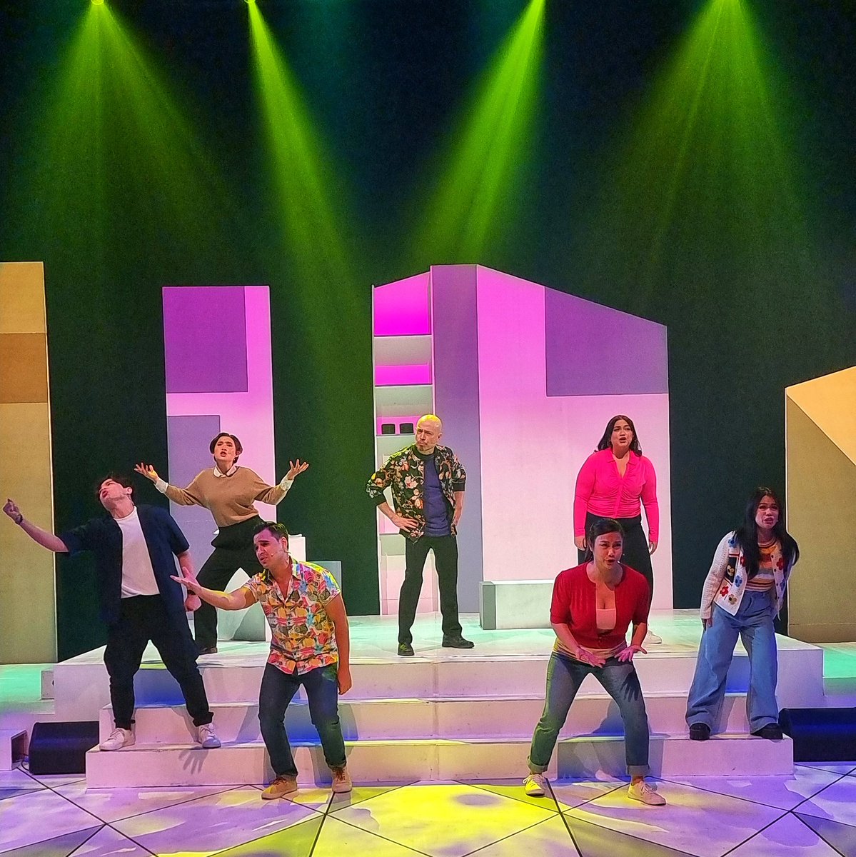 Watch BREAKUPS AND BREAKDOWNS! Apaka cute nina <a href="/TanyaManalang/">Tanya Manalang-Atadero</a> and <a href="/rebranger/">Reb Atadero</a>!!! 🥰🥰🥰 Para talaga silang mag-asawa. Chareng. 

And galing-galing ni <a href="/seerruuhh/">Sarah Marie Facuri</a> at <a href="/theatrachel/">🧑🏼‍🦰Rachel Coates</a>!!!!! Gusto ko sana itag pa si Nel, kaso na-tag na ni <a href="/floydtena/">Floyd Tena</a>. 😅