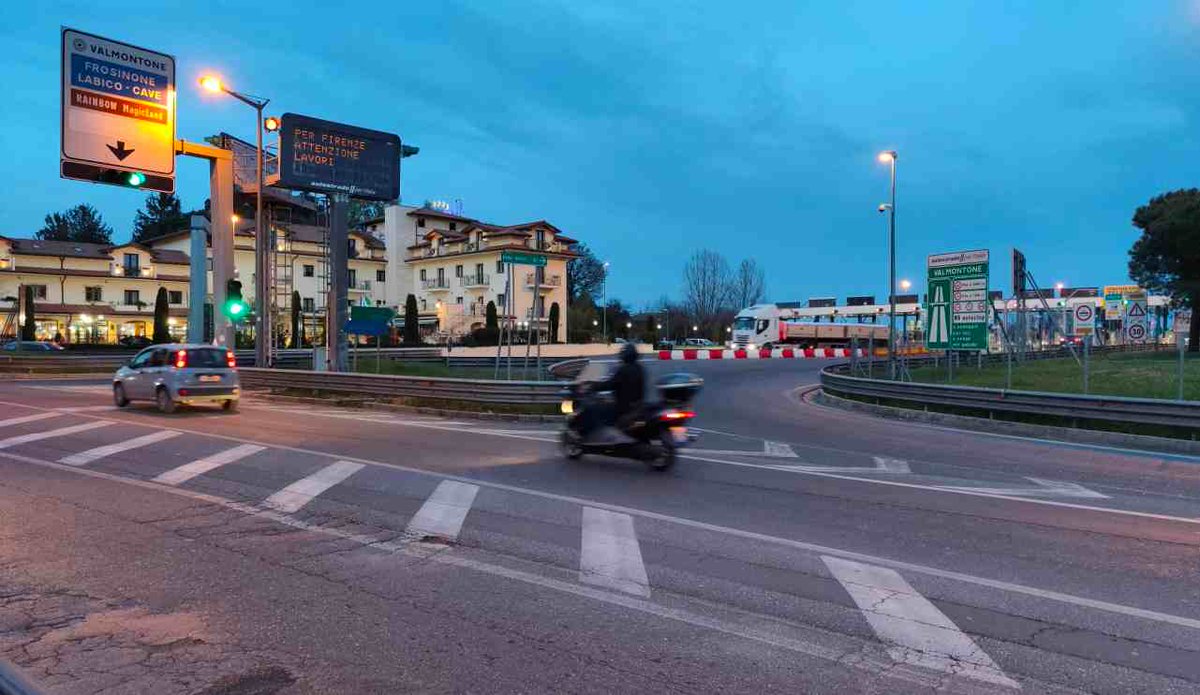 quotidianolazio's tweet image. A1 Milano-Napoli, stazione di Valmontone chiusa per quattro notti consecutive - ilquotidianodellazio.it/a1-milano-napo…
#Autostrade #Chiusure #Viabilità