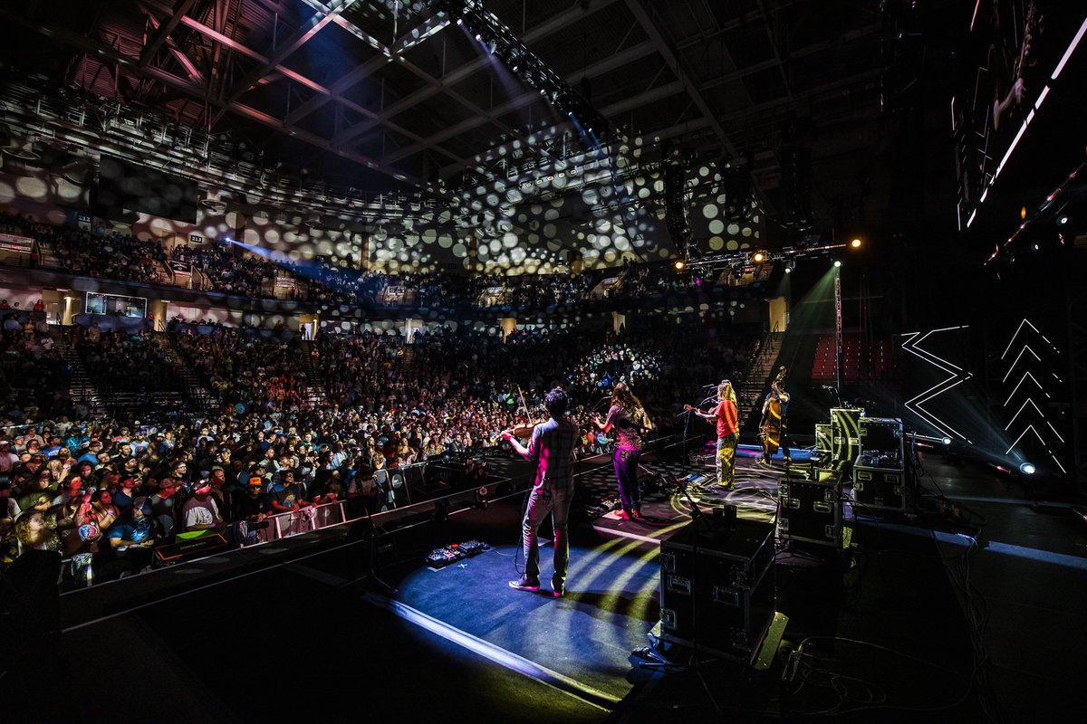 BillyStrings's tweet photo. 4.13.23 / @LandersCenter / 📷 @JFaatz_Photo https://t.co/hlJjvYtfUc