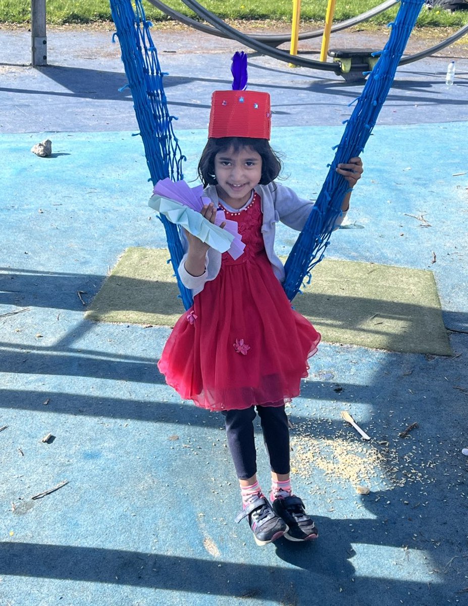 😁What an end to an amazing couple weeks of Spring Break😁

Gallowgate and Bridgeton seen us getting super creative with minimal resources but endless possibilities painting and creating our own crowns👑

A visit from Peek a Chew always makes the day even more special👩‍🍳#PEEKPlay