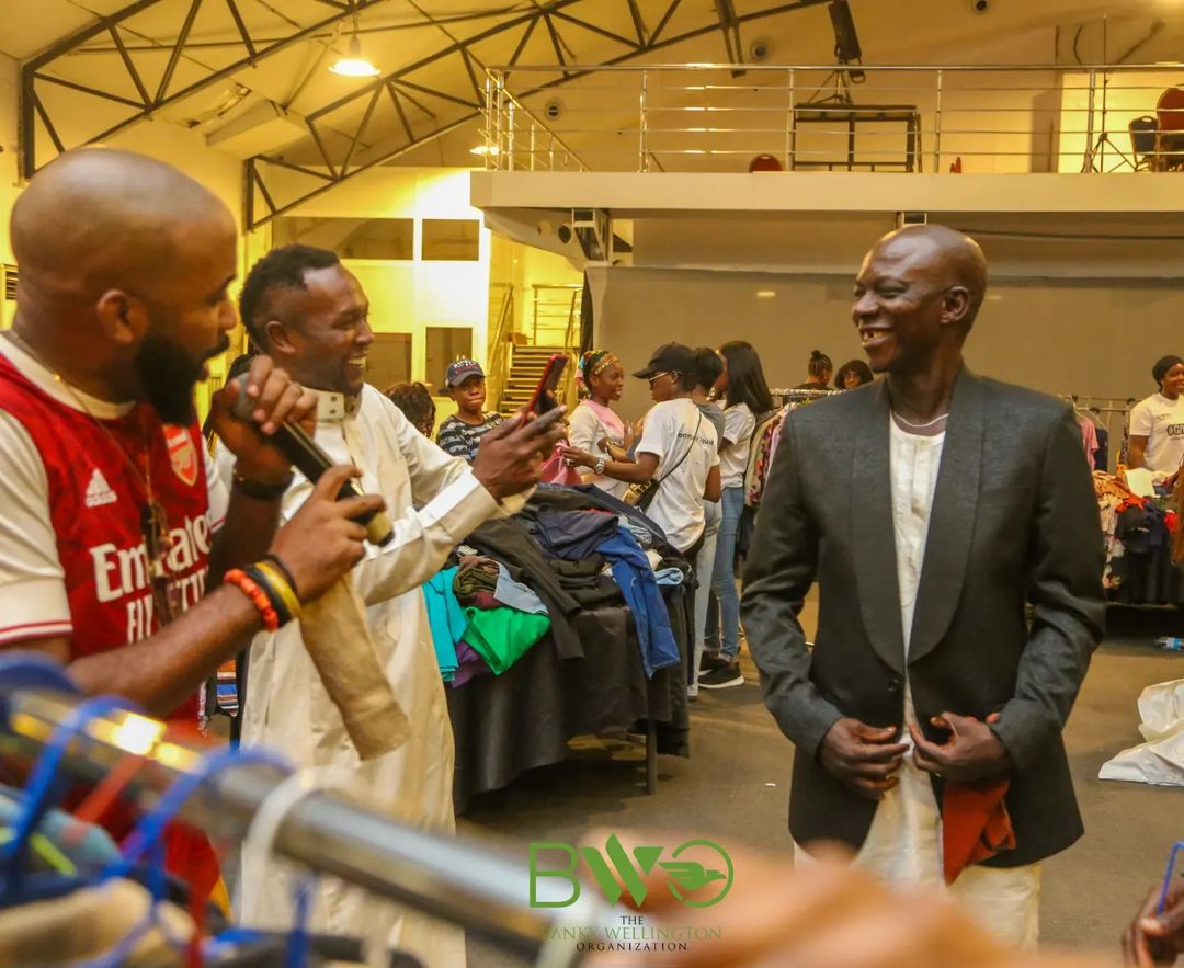 MobilePunch's tweet photo. PHOTOS: BankyW Gifts Over 2,500 Items As Community Service

Nigerian singer, Olubankole Wellington aka Banky W, has given away over 2,500 free gift items as community service and a way of giving back to society.

The singer who now doubles as a politician revealed this in a post https://t.co/QbZ9yrq82c