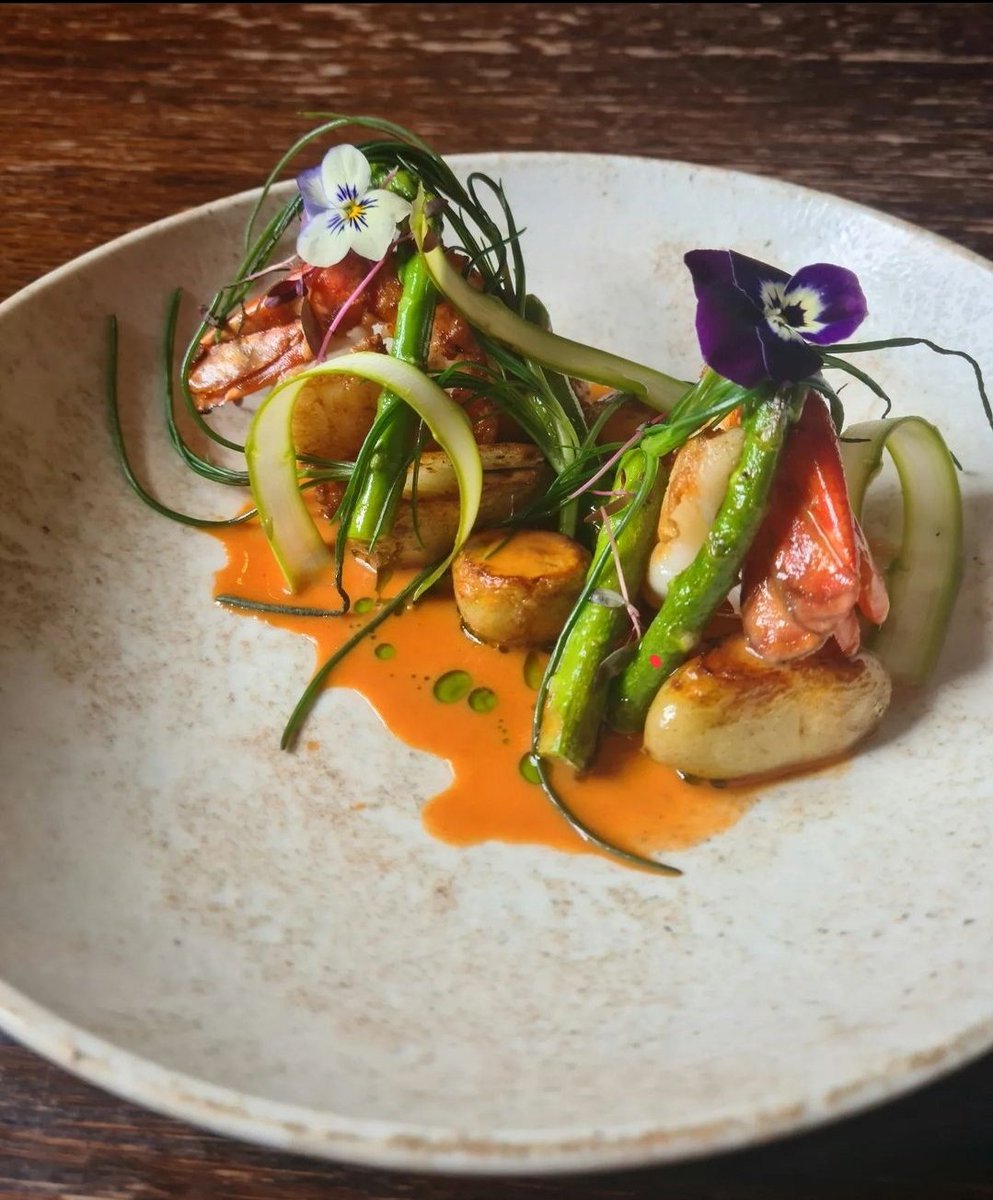 Stagandhounds (@stagandhounds) on Twitter photo Jumbo King Prawn with Asparagus, Jersey royals and prawn bisque.
On this week 🦐
<a href="/Top50Gastropubs/">Estrella Damm Top 50 Gastropubs</a> Jumbo King Prawn with Asparagus, Jersey royals and prawn bisque.
On this week 🦐
<a href="/Top50Gastropubs/">Estrella Damm Top 50 Gastropubs</a>