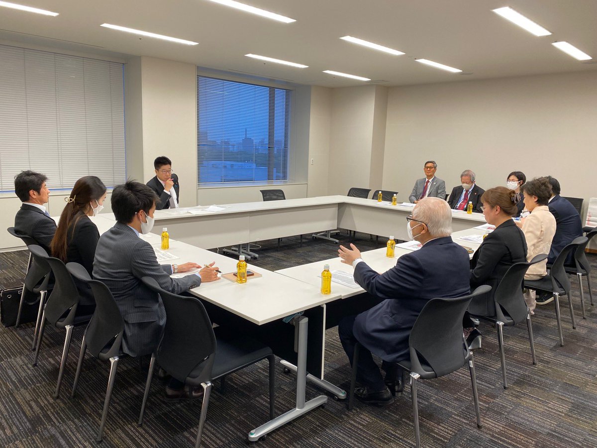 TakemiKeizo's tweet photo. 結核予防議連会長として尾身茂結核予防会会長らと加藤厚労大臣に毎年世界でコロナより多くの死亡者をもたらす結核に対する対策の強化を申し入れた！ https://t.co/LdApadoTug