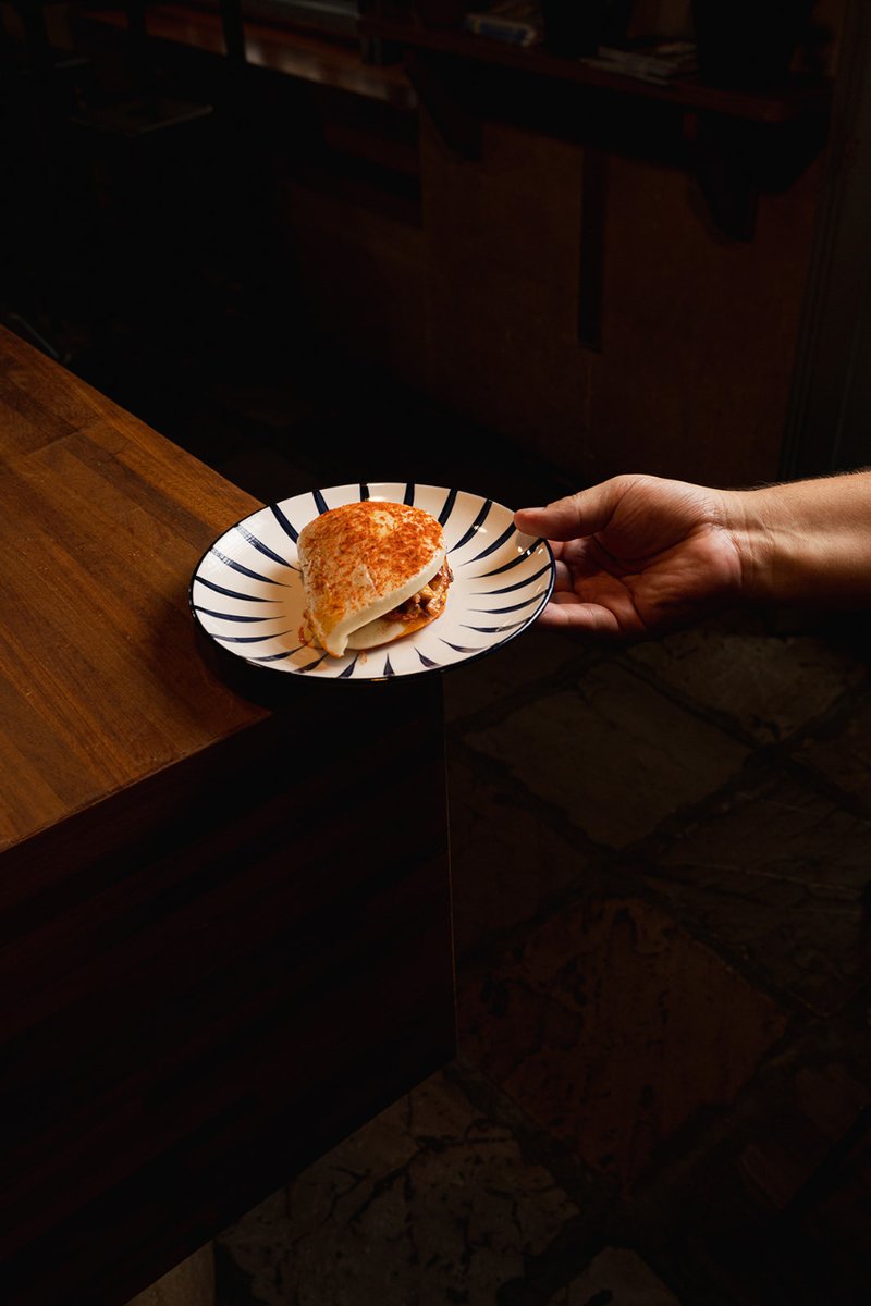 Resiste si puedes la tentación de probar nuestro 𝕄𝕠𝕝𝕝𝕖𝕥𝕖 𝕕𝕖 𝕡𝕦𝕝𝕡𝕠 𝕒 𝕝𝕒 𝕘𝕒𝕝𝕝𝕖𝕘𝕒 𝕔𝕠𝕟 𝕞𝕒𝕙𝕠𝕟𝕖𝕤𝕒 𝕕𝕖 𝕔𝕙𝕚𝕝𝕖𝕤 😏

📍 Calle Veedor, 10. En Cadi, Cadi.
📲 Reservas: bit.ly/ReservasCurios….