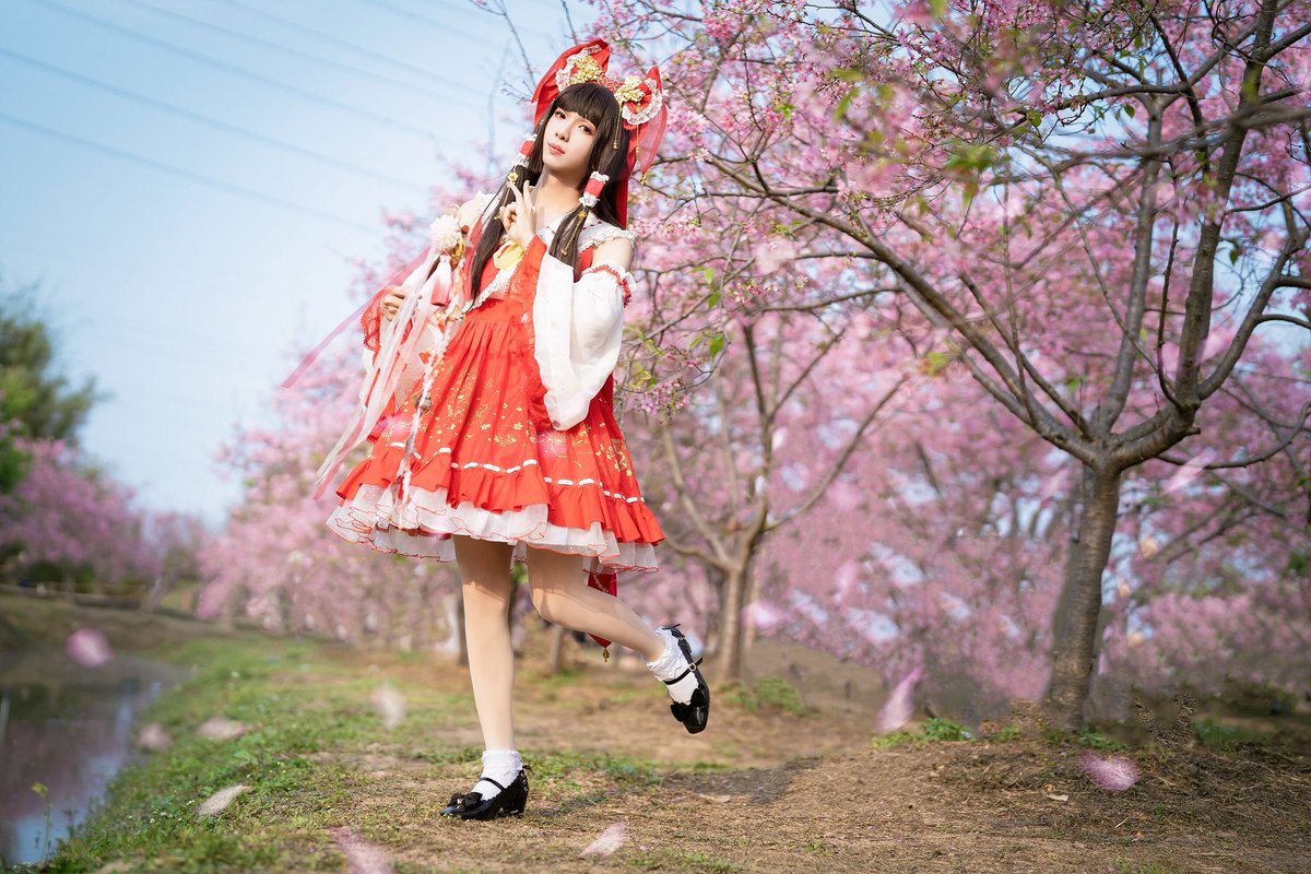WindyRain2017's tweet photo. #東方Project 
#博麗霊夢 
#コス���レ 
予告
博麗 霊夢
————————————
forecast
Reimu Hakurei https://t.co/Ha3hEJV2Xq