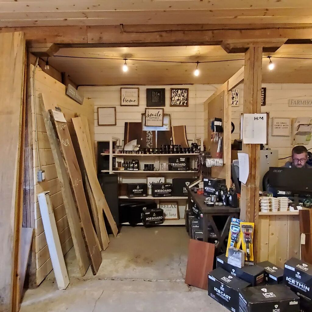 I have died and gone to wood heaven at @handmlumber. Check out this amazing lumber yard just south of #Winnipeg. Amazing selection of hardwood and pine. instagr.am/p/CrBf6pnsIIy/