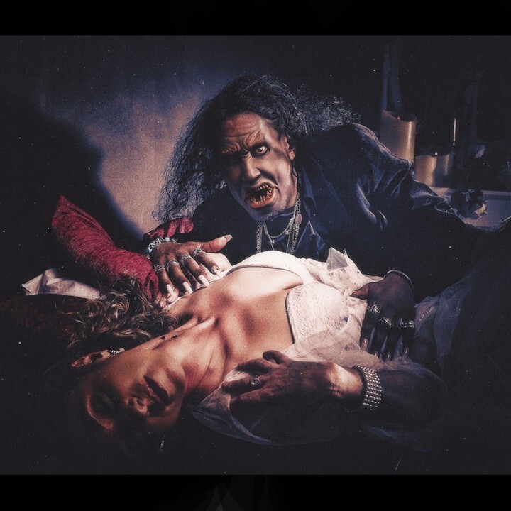 crowofdoom's tweet photo. I could feel the soft, shivering touch of the lips on the supersensitive skin of my throat, and the hard dents of two sharp teeth, just touching and pausing there. I closed my eyes in a languorous ecstacy and waited – waited with beating heart.
⤵️
📸:… https://t.co/8XrXxKzgR8 https://t.co/a50SkDsIXw