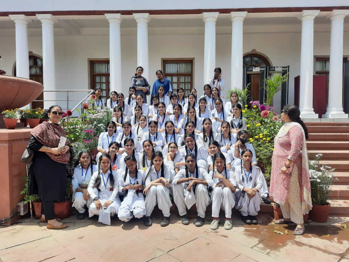 hos1411038's tweet photo. Students of GGSSS Anandvas visited Festival of Innovation and Entrepreneurship at Rashtrapati bhavan .
Amazing experience  ( 13.04.2023)
@RBVisit 
@Dir_Education 
@gupta_iitdelhi 
@PbpandeyB https://t.co/HYofSi6Cqb